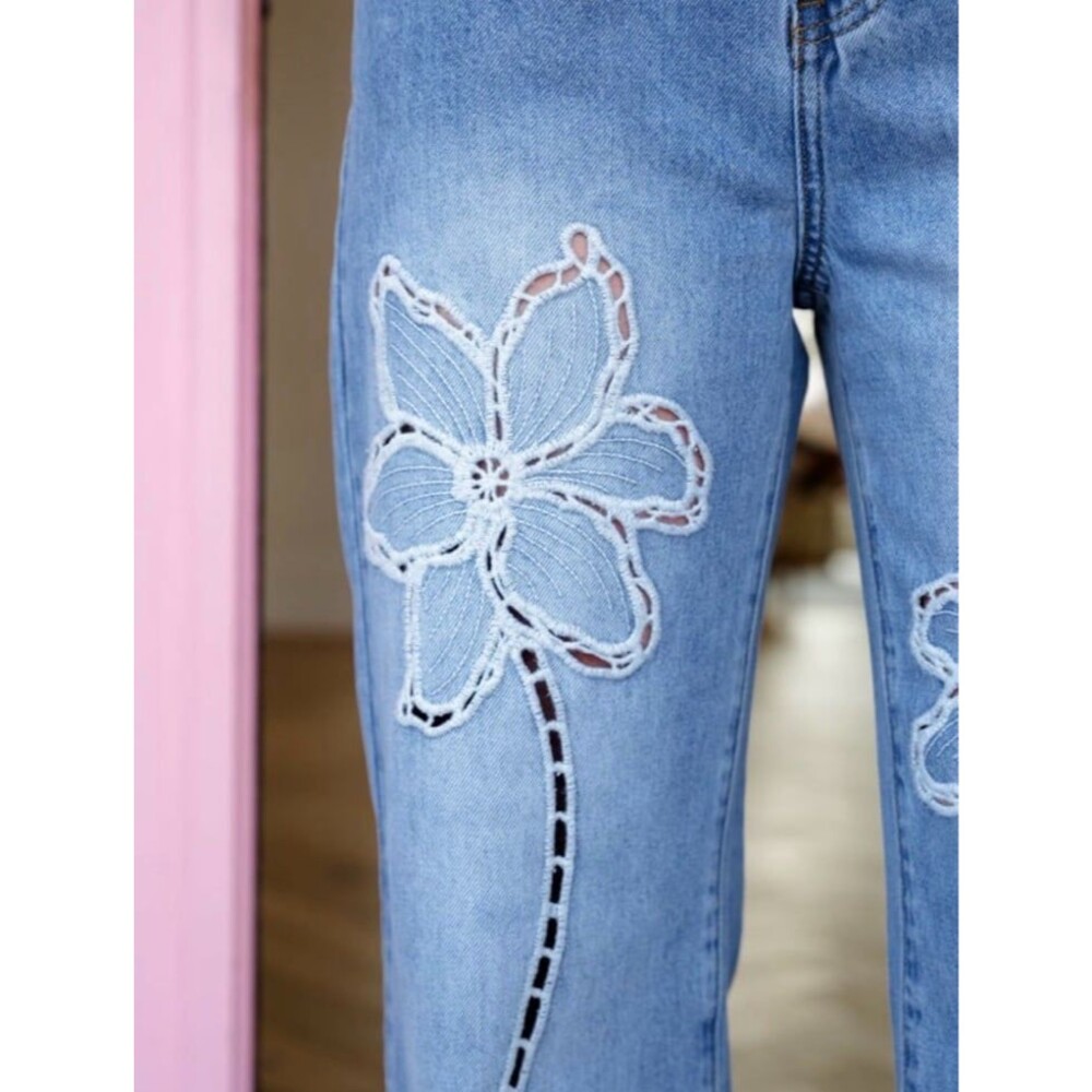Oli & Hali Jeans OH! Jeans Embroidered floral cotton jeans womens small 2- 4 new - Picture 3 of 11